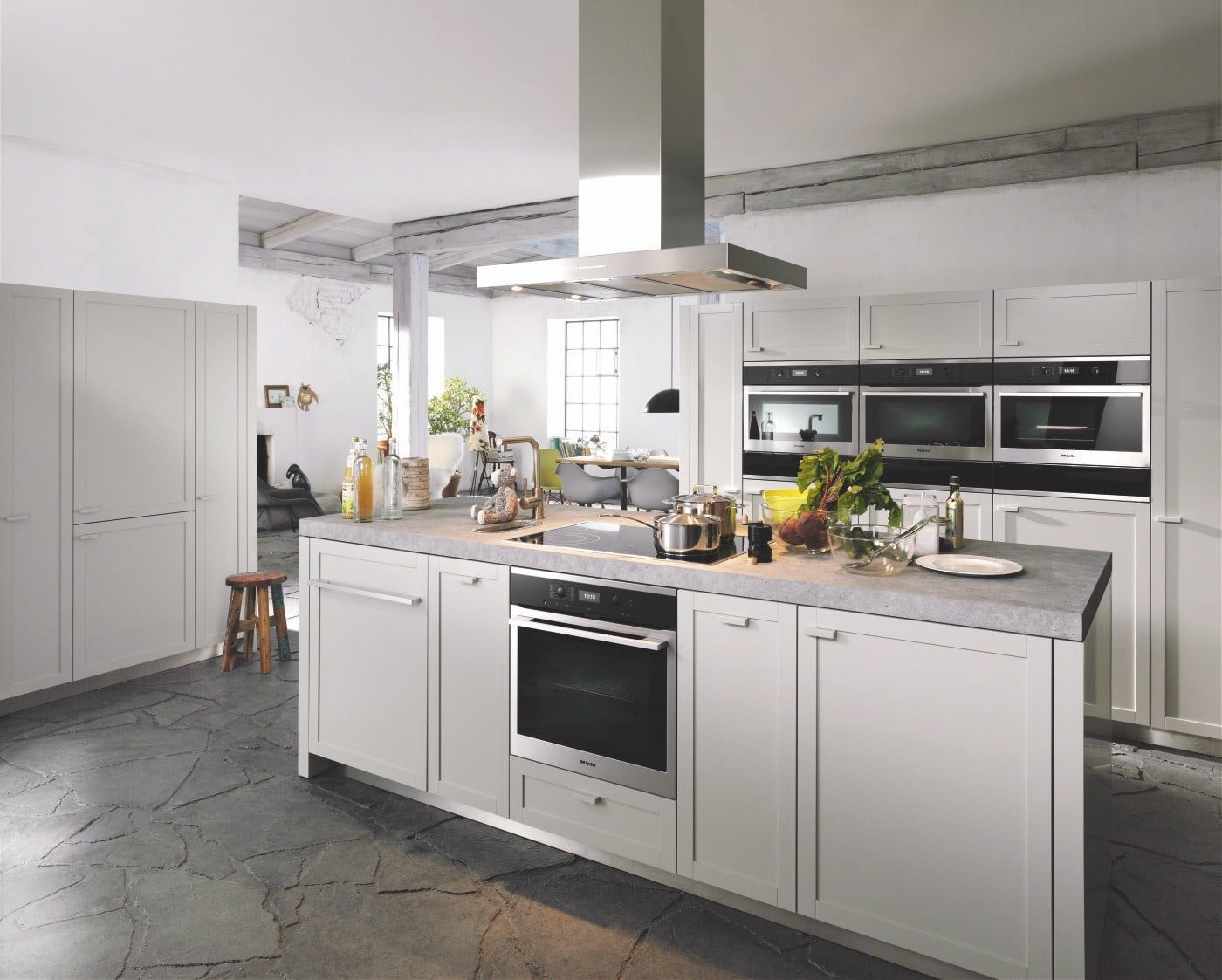 Miele 4 | Lead Wolf, Peterborough